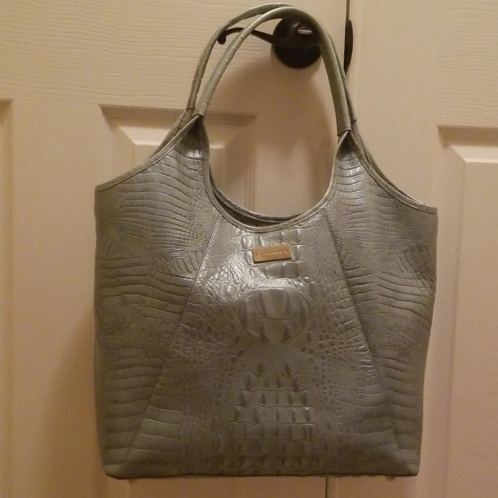 Large Brahmin Tote in excellent used condition
